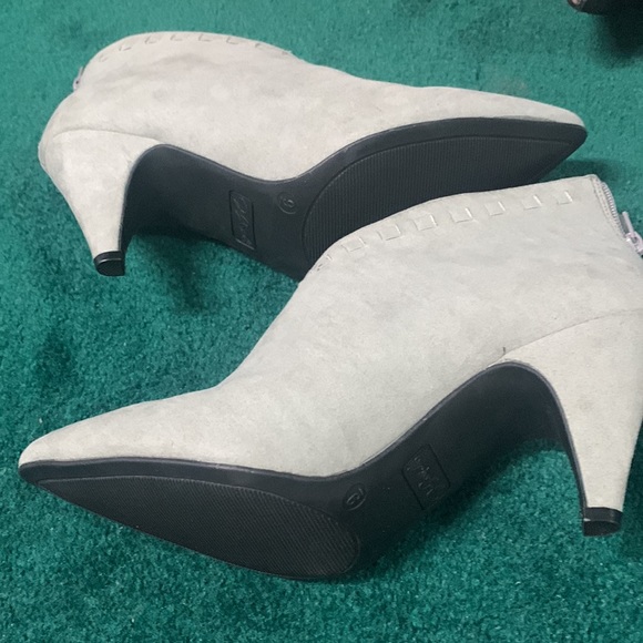 New Jaclyn smith toe point bootie - Picture 3 of 4